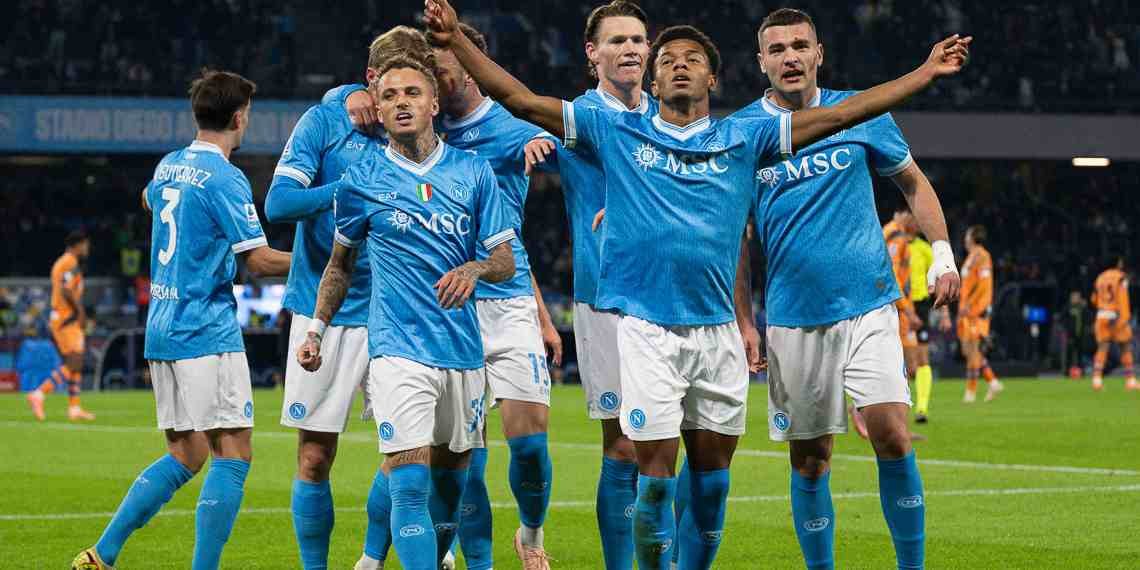 Napoli, giocatori esultano a un gol