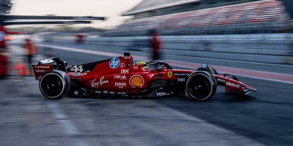 F1, Hamilton alla guida della Ferrari