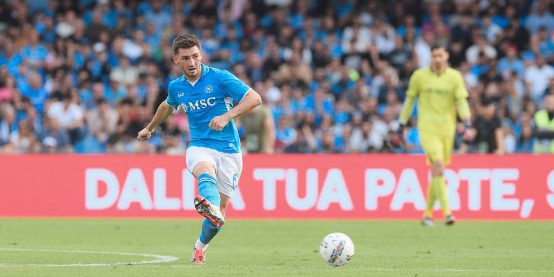 Napoli, Gilmour si opera