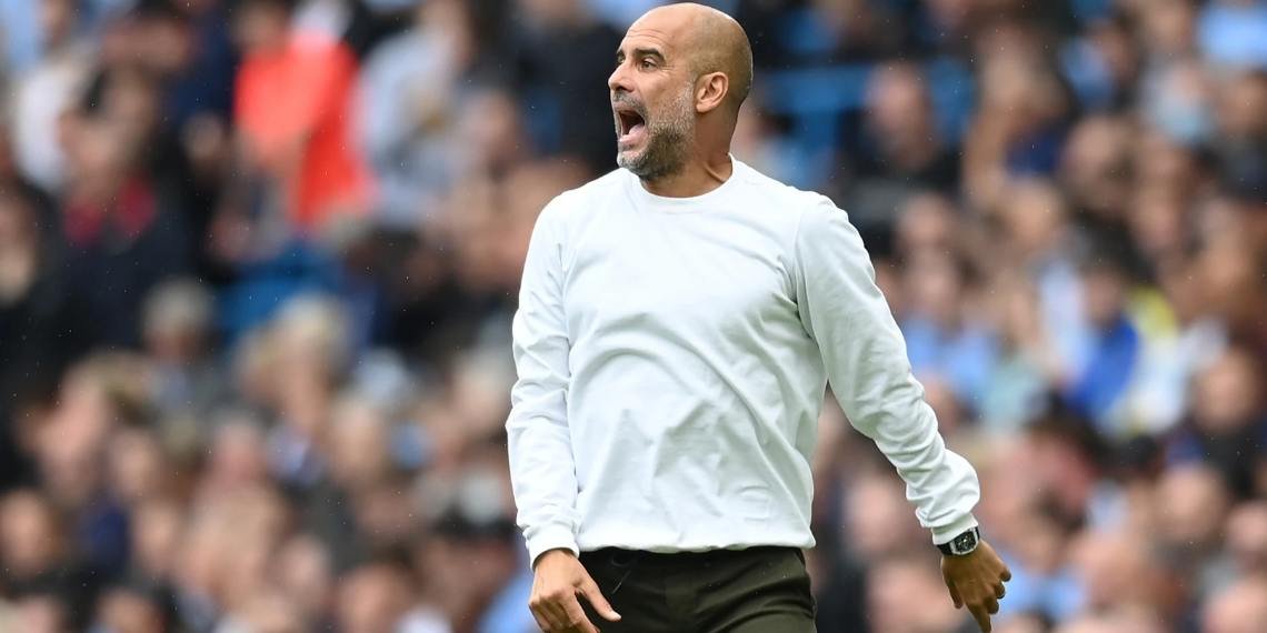 Pep Guardiola a bordocampo durante una partita del Manchester City