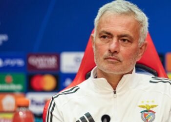 Benfica-Napoli: torna la sfida Mourinho-Conte