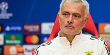 Benfica-Napoli: torna la sfida Mourinho-Conte