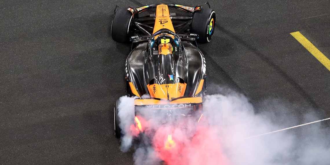 F1, Norris festeggia il Mondiale vinto con la McLaren