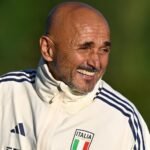 Luciano Spalletti con la tuta della Nazionale italiana