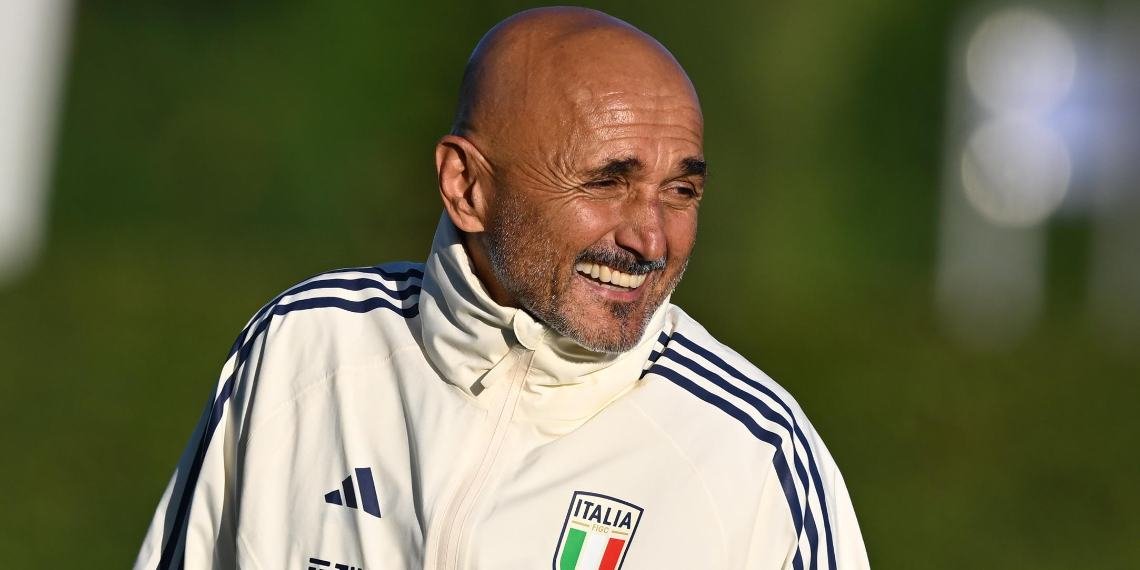 Luciano Spalletti con la tuta della Nazionale italiana