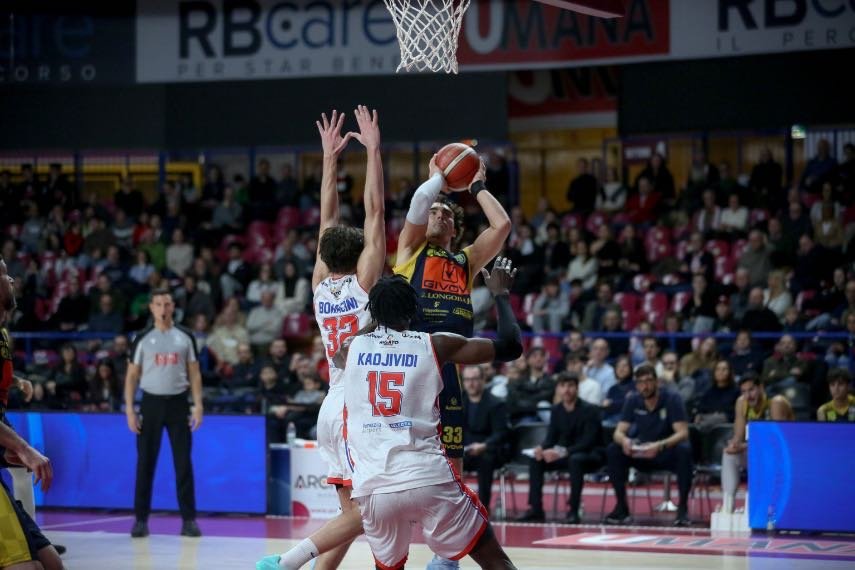 La Givova Scafati sconfitta a Mestre per un punto.