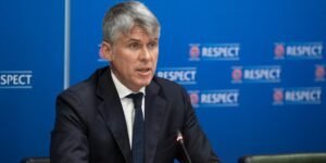 Rosetti (capo degli arbitri Uefa) lancia l’allarme VAR: “Dimenticati i principi originari, si va troppo spesso al monitor”.