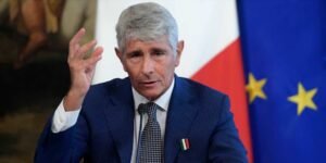 Riforma calcio, il disegno di legge: debiti, vivai e poteri al commissario