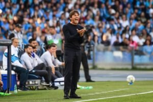 Napoli, Conte: “Ho ragazzi intelligenti, su i tre in difesa…”