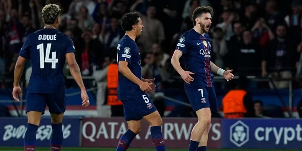 Kvara con la maglia del PSG