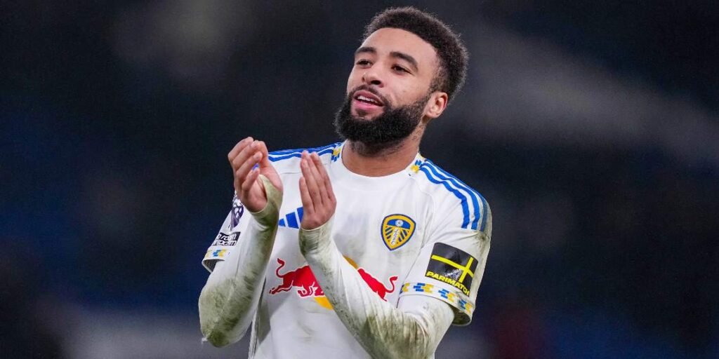 Jayden Bogle laterale del Leeds è un nuovo obiettivo di mercato del Napoli