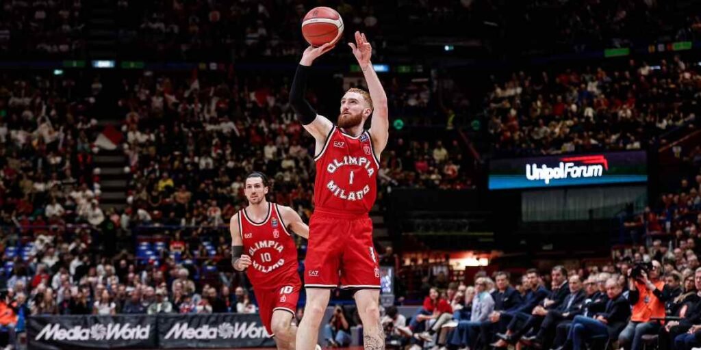 Mannion con la casacca dell'Olimpia Milano