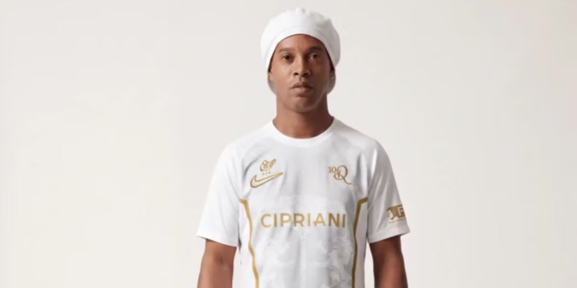 Ronaldinho con la maglia del Ravenna