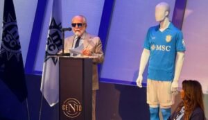 Napoli, De Laurentiis presenta Allegri e fissa le regole per il calciomercato