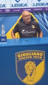 Giugliano-Scafatese, Di Napoli: “Rispetto per tutti, ma noi diremo la nostra. Ecco come sta Peluso. Sul mercato e le condizioni di Baldé e La Vardera…”