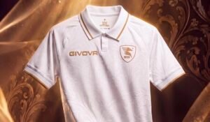 Salernitana, polverizzate le maglie celebrative per San Matteo: il dato e i numeri