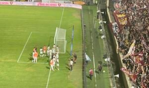 Salernitana sprecona, decide Celiento: Giugliano ko all’Arechi